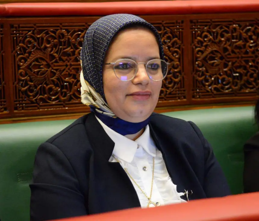 برلمانية: آلاف الموظفين يقبعون في درجات لا تعكس شهاداتهم العلمية